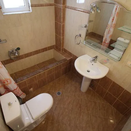 & Ardian-mandi Sarande-albania Sarande