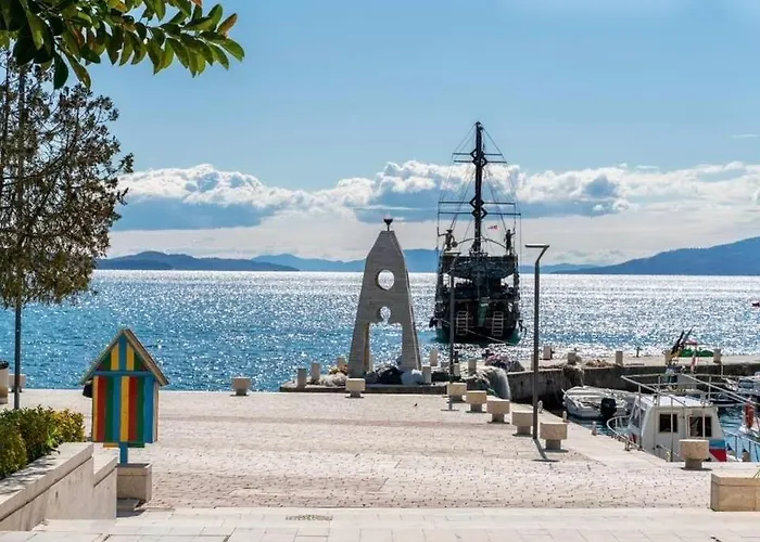 & Ardian-mandi Sarande-albania Sarandë