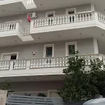 & Ardian-mandi Sarande-albania