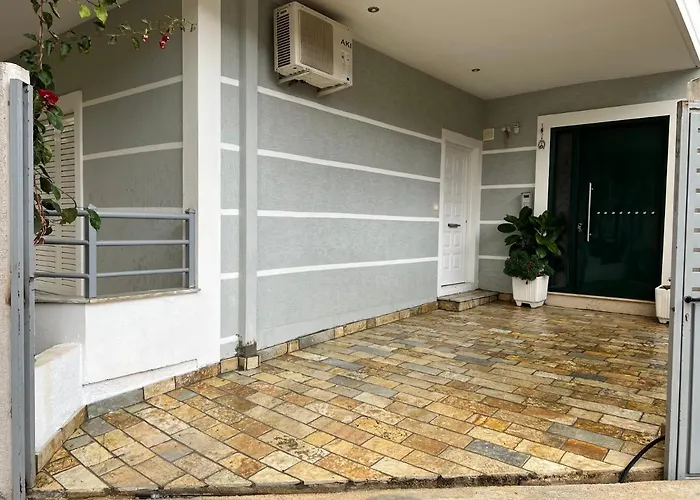 & Ardian-mandi Sarande-albania *