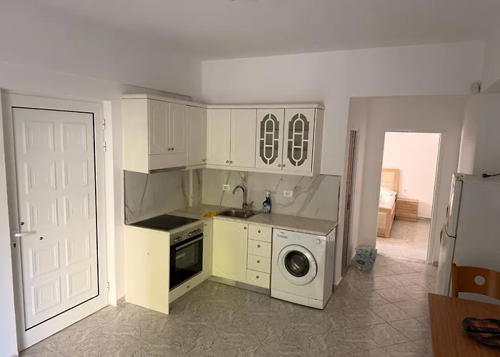 & Ardian-mandi Sarande-albania * Saranda