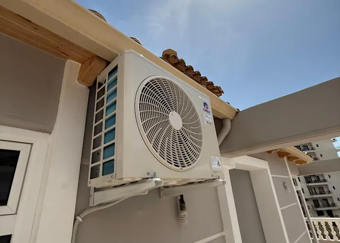 & Ardian-mandi Sarande-albania * Sarandë