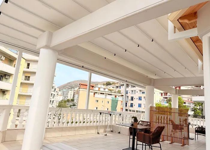 & Ardian-mandi Sarande-albania 公寓