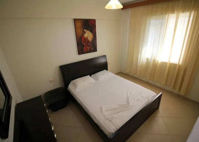 & Ardian-mandi Sarande-albania